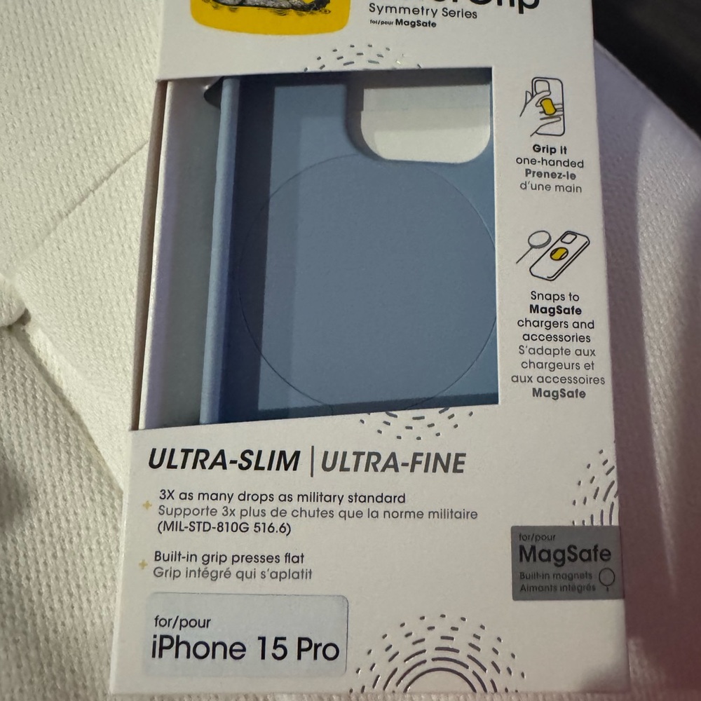 OtterBox Symmetry Series iPhone 15 Pro Case - Light Blue